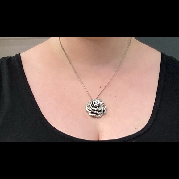 Fossil silver rose - Picture 2 of 2
